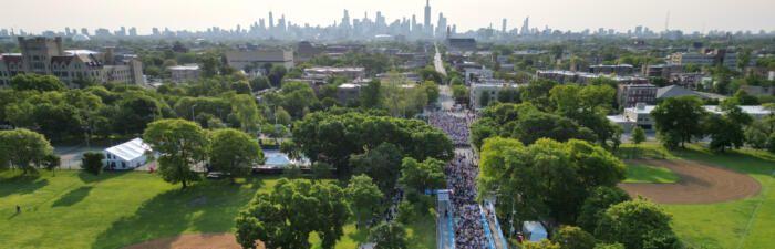 2025 Bank of America Chicago 13.1 start line with the Chicago skyline