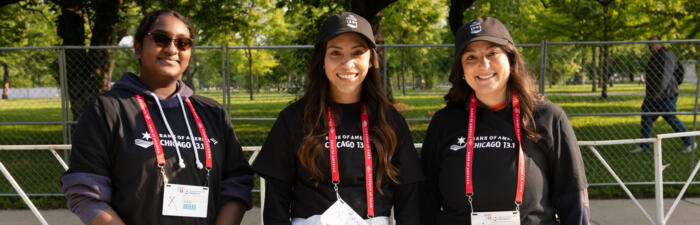 Volunteers at the 2025 Bank of America Chicago 13.1